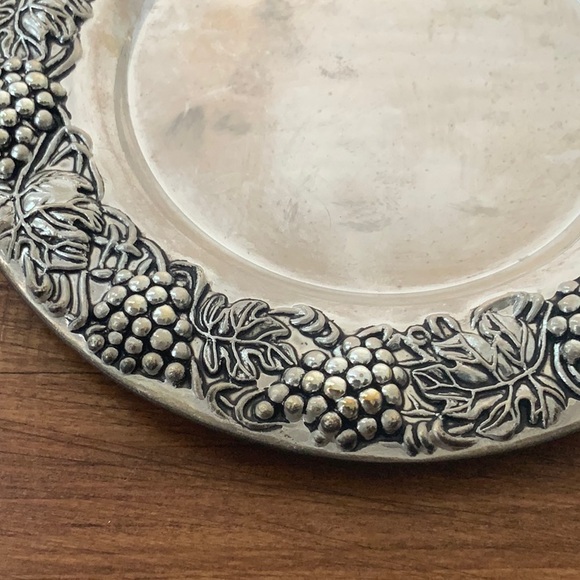 Set of 4 Godinger Silver-Plated Grapevine Wine Coasters (5in) [a] - Picture 8 of 9